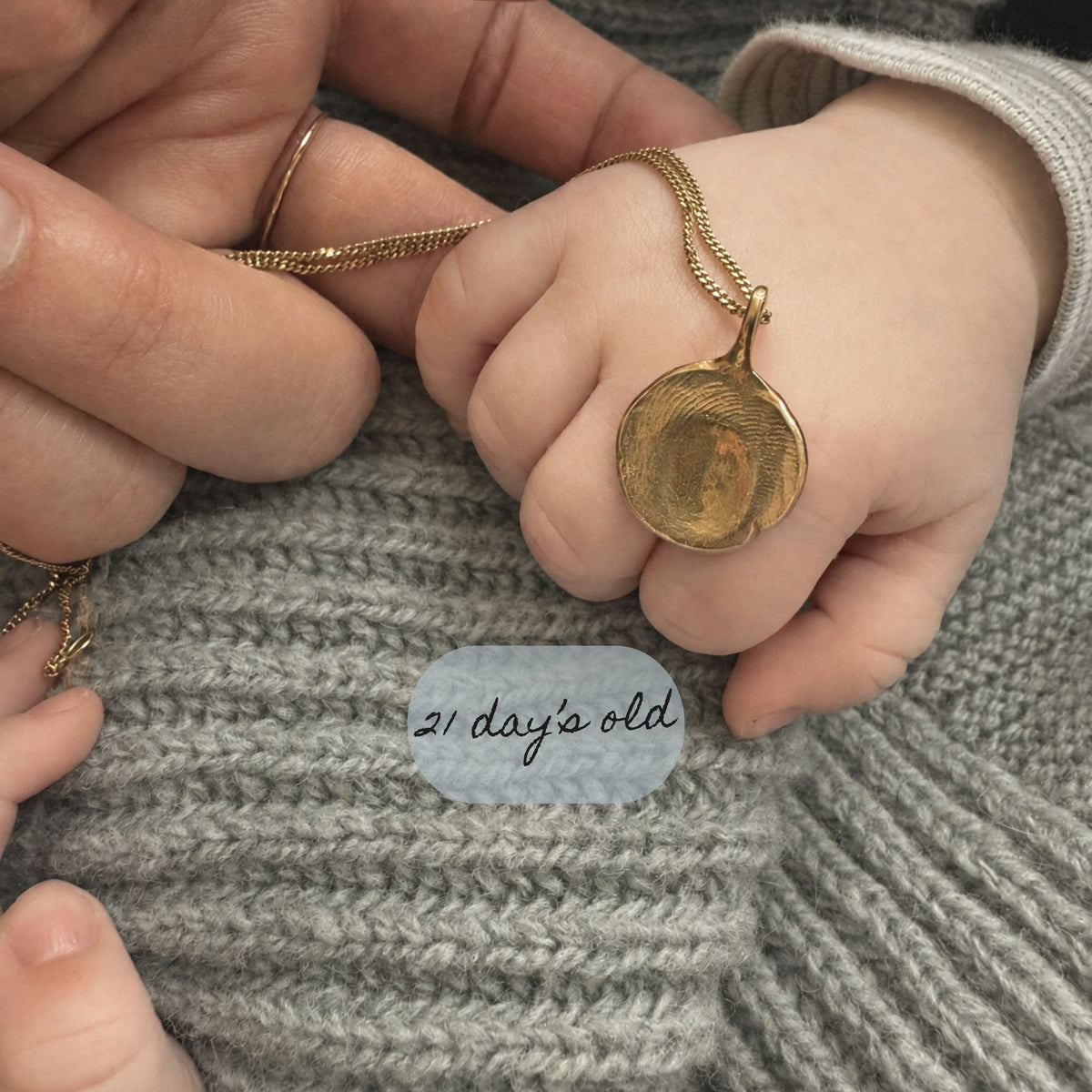 Baby – ovale hanger van moeder en kind